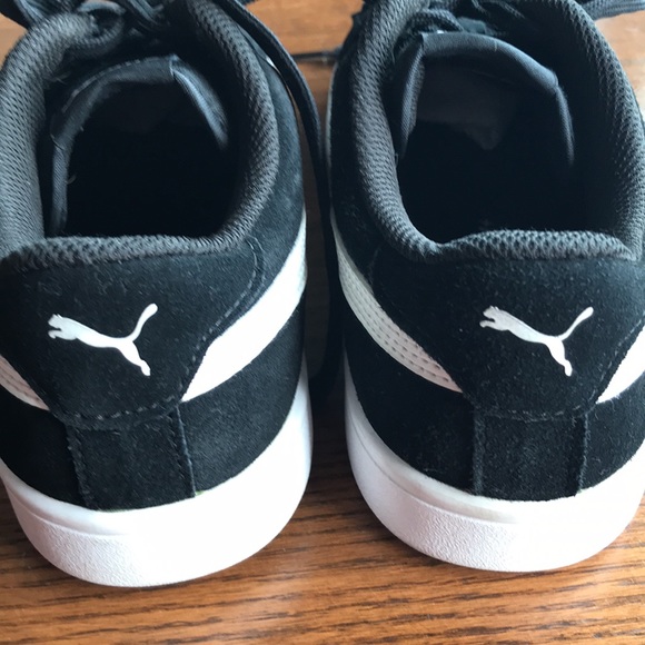 COPY - Puma black suede white trim big kid 5=womens 7 shoes EUC - Picture 5 of 9